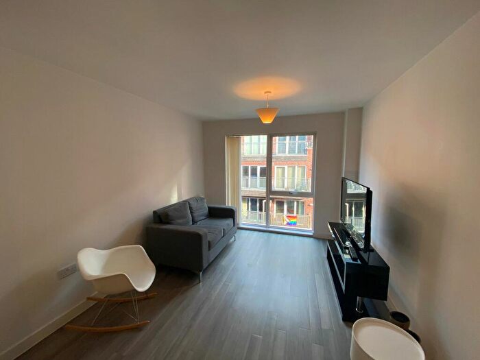 1 Bedroom Apartment To Rent In Simpson Street, M4
