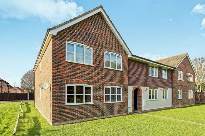 1 Bedroom Apartment To Rent In High Beech, Martins Heron, RG12