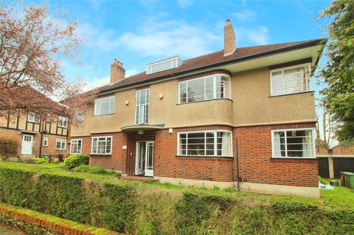 3 Bedroom Flat To Rent In Grove Avenue, Sutton, Surrey, SM1