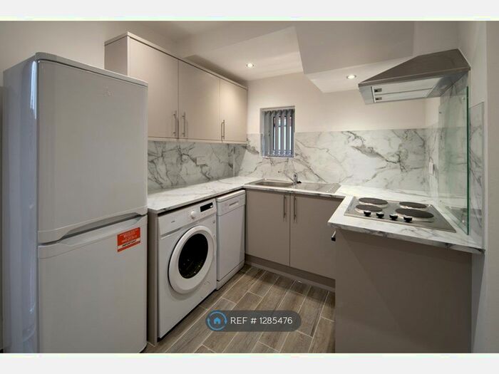 4 Bedroom End Of Terrace House To Rent In Woodland Way, Bristol BS15