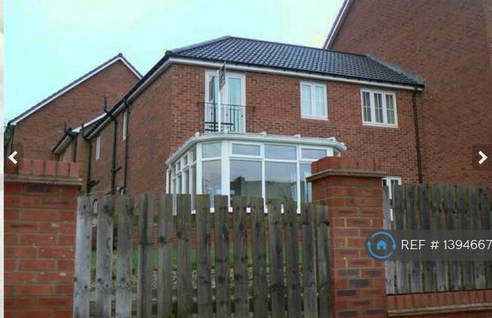 2 Bedroom Flat To Rent In Fox Dene View, Gateshead, NE40