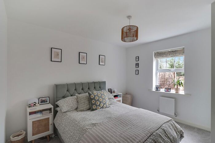 2 Bedroom Flat For Sale In Erickson Gardens, Bromley, BR2