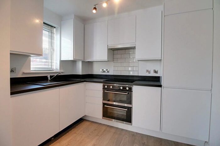 2 Bedroom Flat To Rent In Millfield Avenue, York, YO10