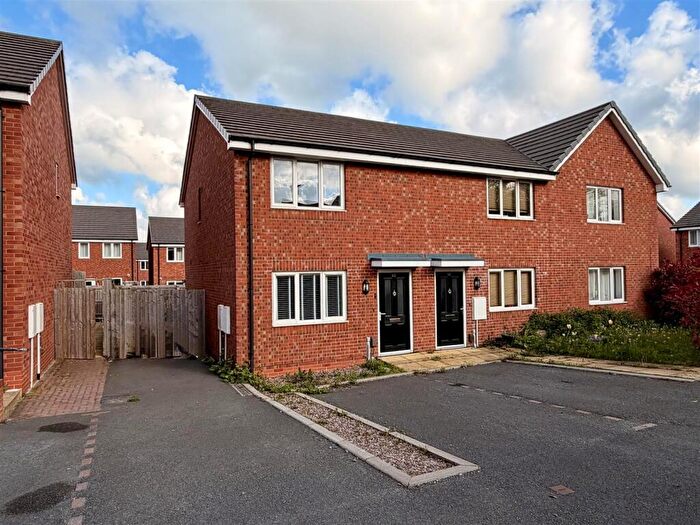 2 Bedroom Town House For Sale In Donald Cobley Close, Hinckley, LE10