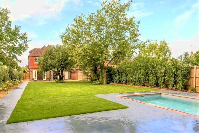 5 Bedroom Detached House To Rent In New Park Road, Cranleigh, GU6