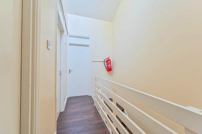 6 Bedroom End Terrace House For Sale In St Lawrence Way, Brixton, London, SW9