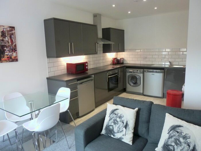 2 Bedroom Flat To Rent In The Pavilion, Russell Road, NG7