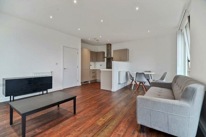 2 Bedroom Apartment To Rent In Frobisher Yard, London, E16