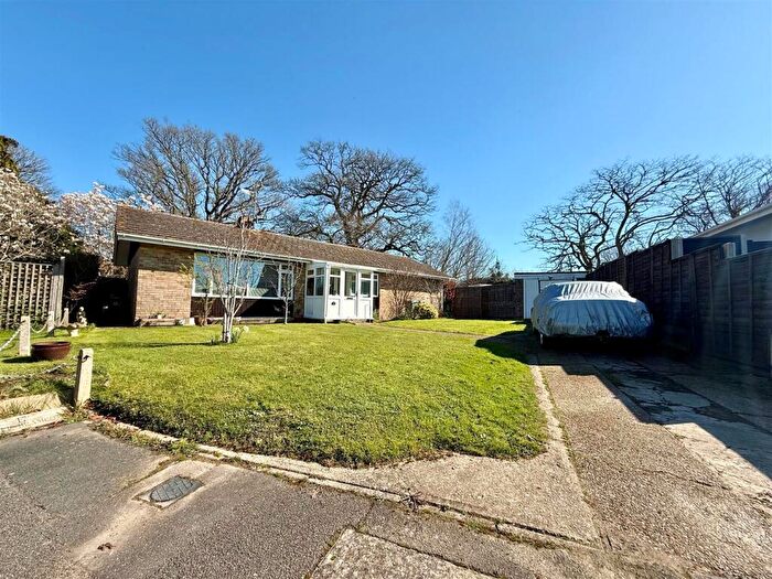 3 Bedroom Detached Bungalow For Sale In Furners Mead, Henfield, West Sussex, BN5