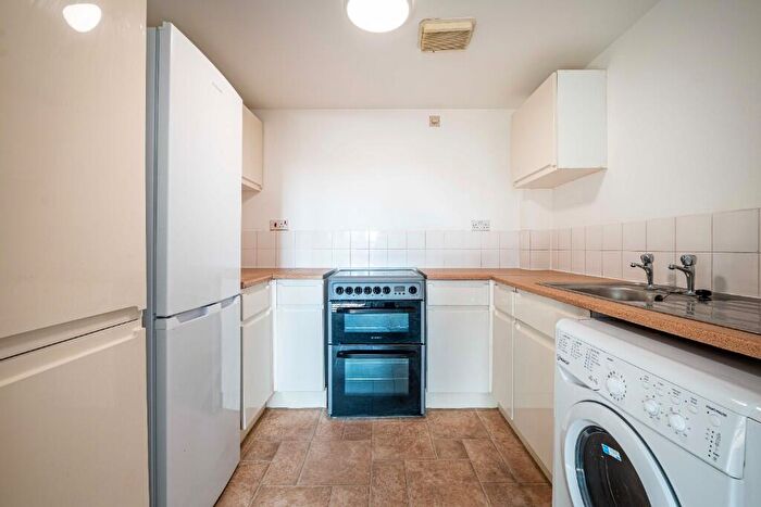 1 Bedroom Flat To Rent In Mansfield Road, Nottingham, Nottinghamshire, NG1