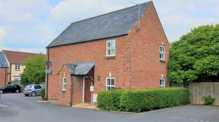2 Bedroom Ground Flat To Rent In Buthay Court, Royal Wootton Bassett, SN4