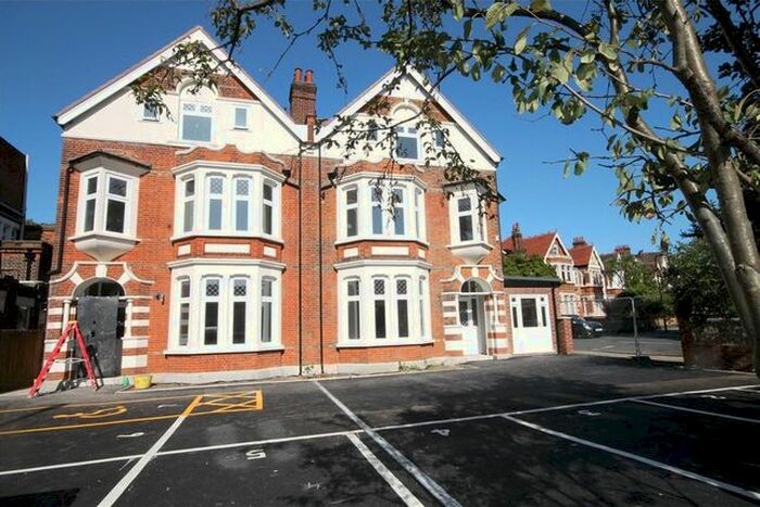 2 Bedroom Flat To Rent In Uxbridge Road, Ealing, W3