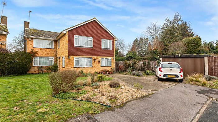 4 Bedroom Detached House For Sale In Oakmead, Meopham, DA13