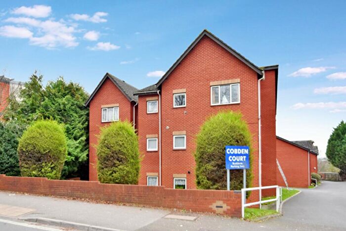 2 Bedroom Flat To Rent In Cobden Avenue, Bitterne Park, Southampton, Hampshire, SO18