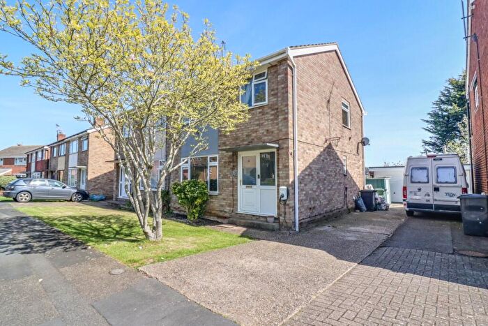 3 Bedroom Semi Detached House For Sale In Worcester Close, Braintree, CM7