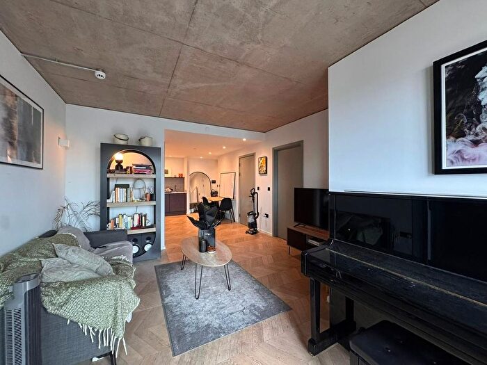 2 Bedroom Flat To Rent In F Spinners Way, Castlefield, Manchester, M15