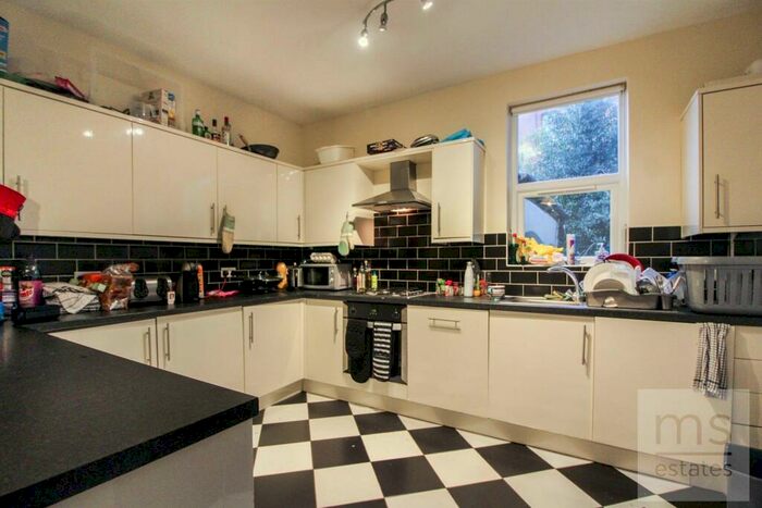 6 Bedroom Semi-Detached House To Rent In Melton Road, West Bridgford, Nottingham, NG2