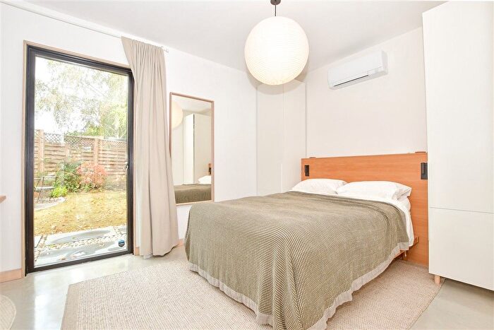 2 Bedroom Detached Bungalow For Sale In Orchard Drive, Tonbridge, Kent, TN10