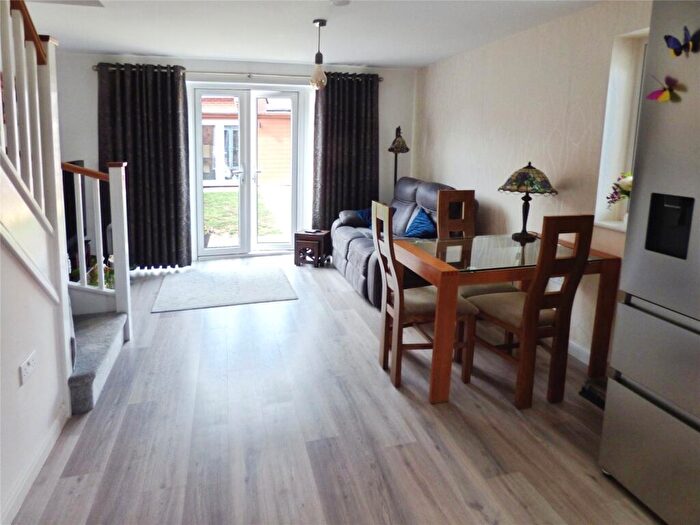 2 Bedroom Semi-Detached House For Sale In Cranesbill Road, Curbridge, Southampton, SO30