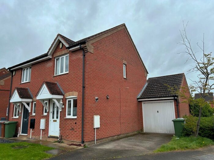 2 Bedroom Semi-Detached House To Rent In Hayside Avenue, Balderton, Newark, NG24