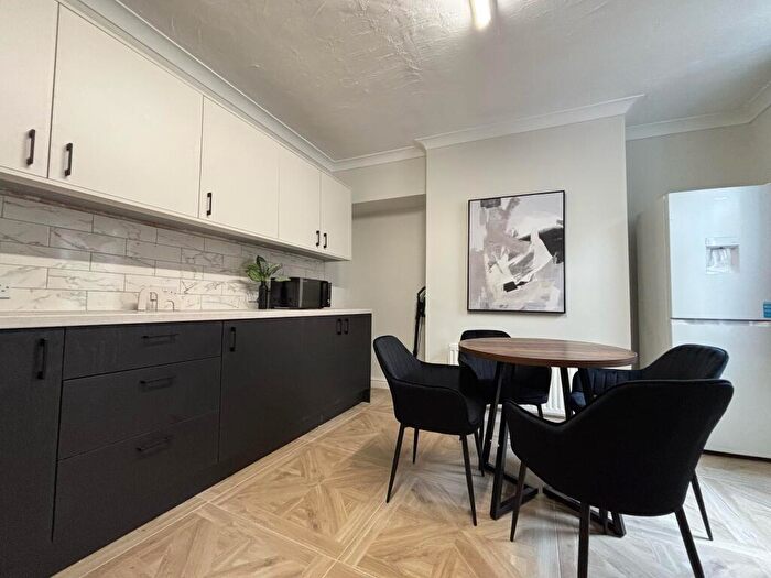 4 Bedroom Terraced House To Rent In Bedroom | Student House | West End // Sept, LN1