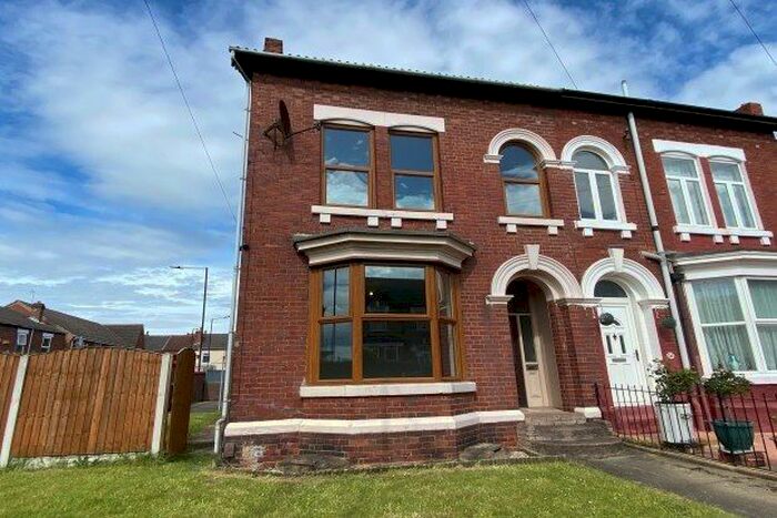 5 Bedroom Property To Rent In Queens Road, Doncaster, DN1