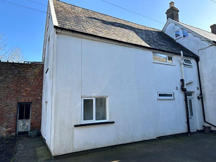 1 Bedroom Flat To Rent In Fore Street, Wellington, Somerset, TA21