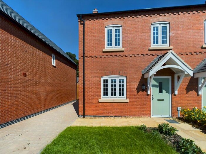 3 Bedroom Semi-Detached House To Rent In Wilson Drive, DE55