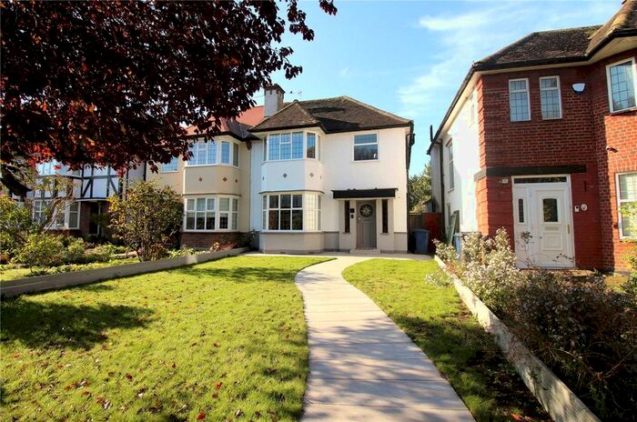 3 Bedroom Semi-Detached House To Rent In Briarfield Avenue, London, N3