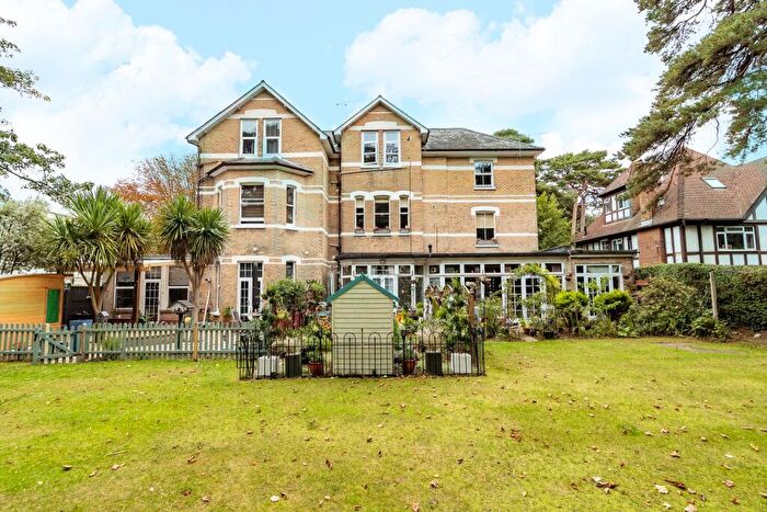 2 Bedroom Flat To Rent In Christchurch Road, Bournemouth, BH1