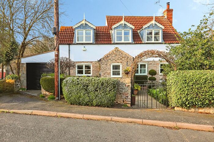 2 Bedroom Detached House For Sale In Butt Hill, Whitwell, Worksop, S80