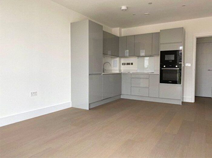 1 Bedroom Flat To Rent In Bookbinder Point, London, W3