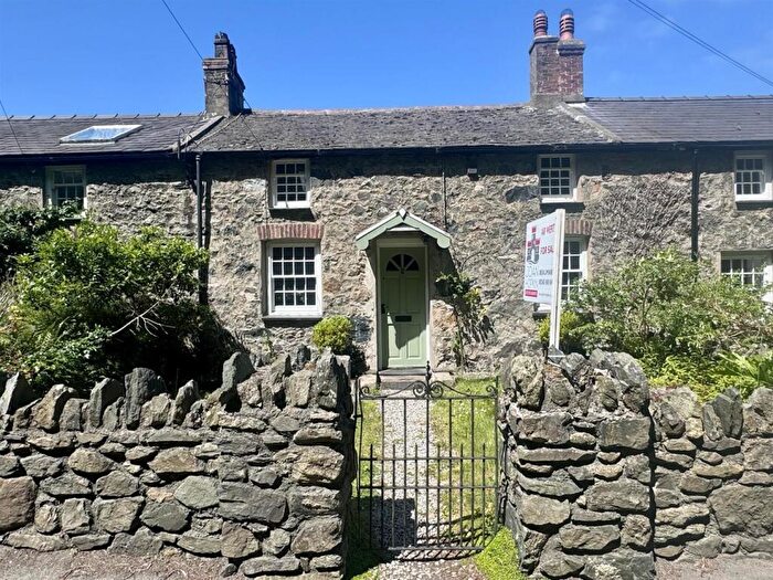 2 Bedroom Terraced House For Sale In Ffordd Brynsiencyn, Llanfairpwllgwyngyll, LL61