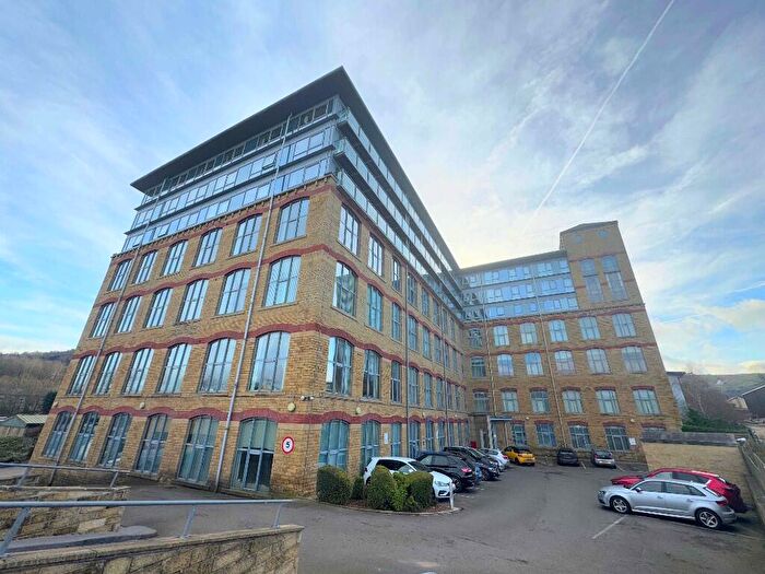 3 Bedroom Apartment For Sale In Apt, The Silk Mill, HX5