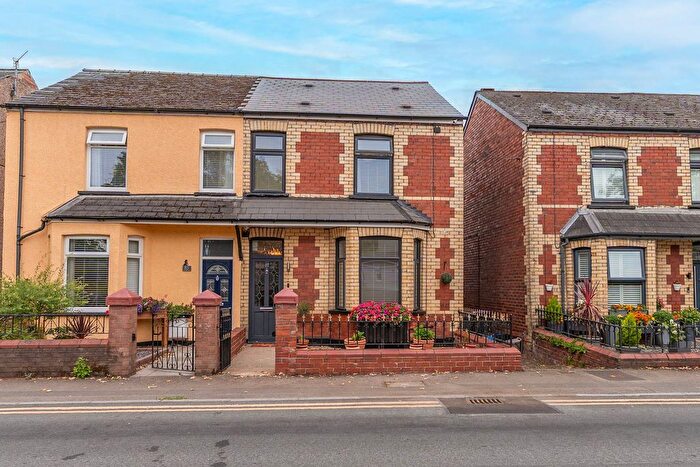 3 Bedroom Semi-Detached House For Sale In Oakfield Road, Oakfield, NP44