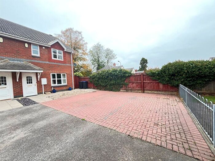 3 Bedroom Semi-Detached House For Sale In Crosse Close, Weedon, Northamptonshire, NN7