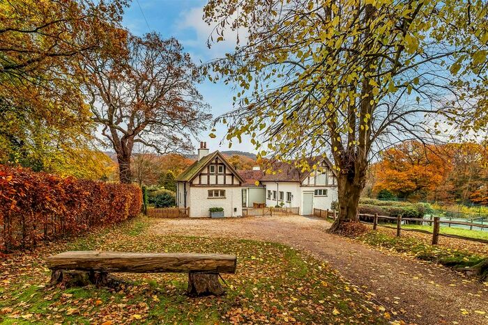 3 Bedroom Link Detached House To Rent In Lickfold Road, Fernhurst, Haslemere, Surrey, GU27