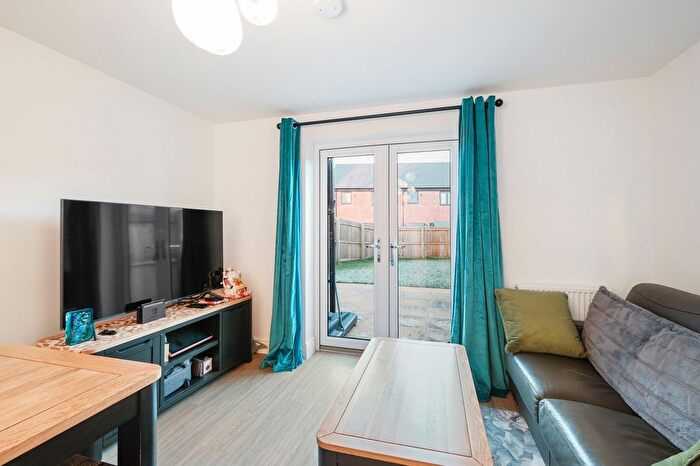3 Bedroom End Of Terrace House For Sale In Handford Crescent, Shirley, B90