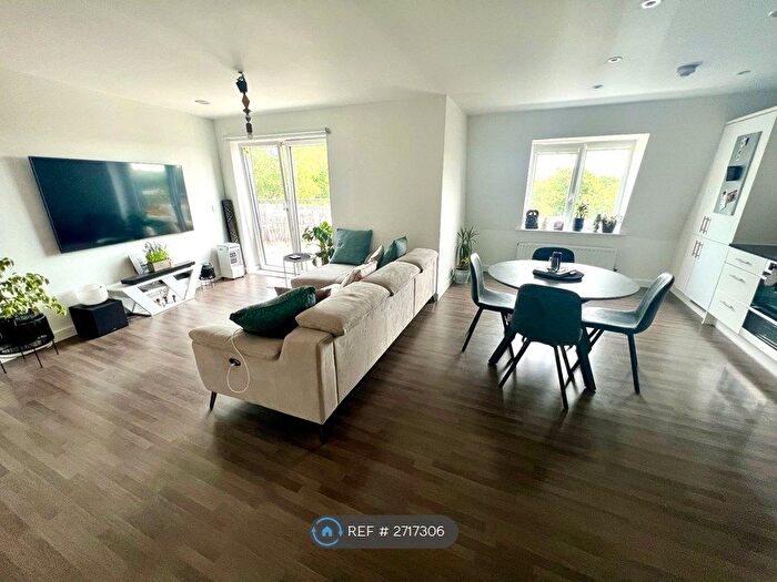 2 Bedroom Flat To Rent In Dock Meadow Reach, London, W7