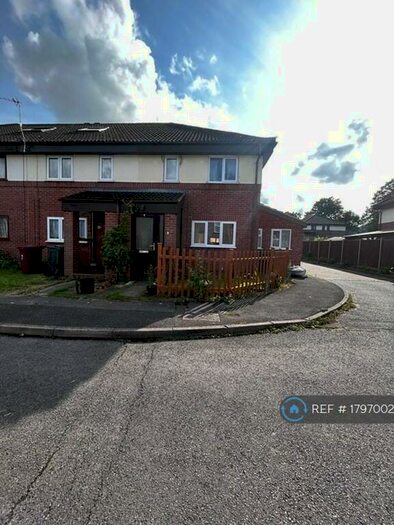 4 Bedroom End Of Terrace House To Rent In August End, Reading, RG30