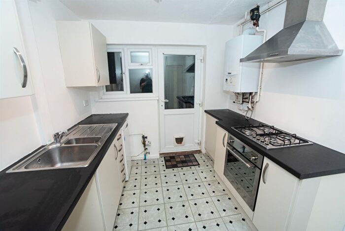 3 Bedroom End Of Terrace House For Sale In Bromwich Road, Hillmorton, Rugby, CV21