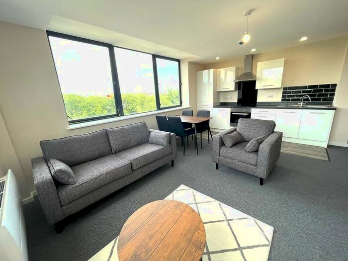 2 Bedroom Apartment To Rent In Balmoral House, Salford, M5