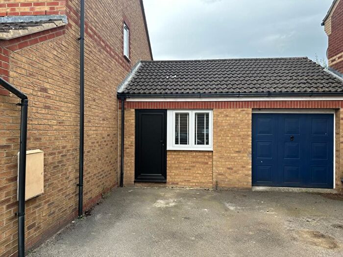 1 Bedroom Flat To Rent In The Annex, Merganser Drive, OX26