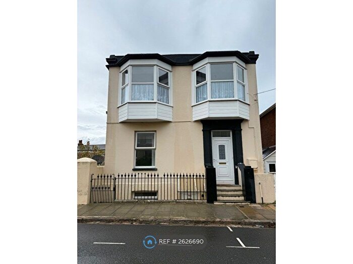 3 Bedroom Semi Detached House To Rent In Castle Street, Ryde, PO33