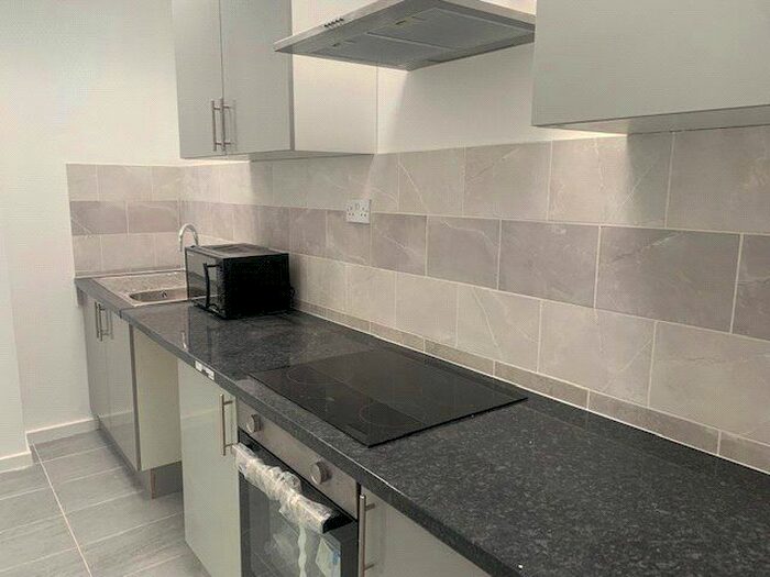 2 Bedroom Flat To Rent In King Street, Bedworth, Warwickshire, CV12