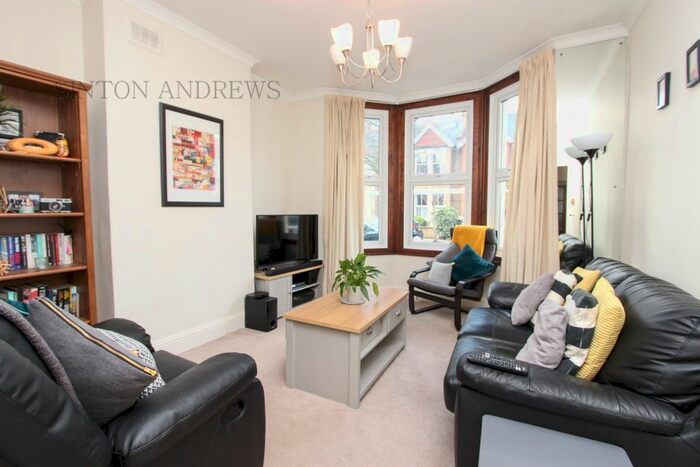 1 Bedroom Flat To Rent In Gf, Glenfield Road, Ealing, W13