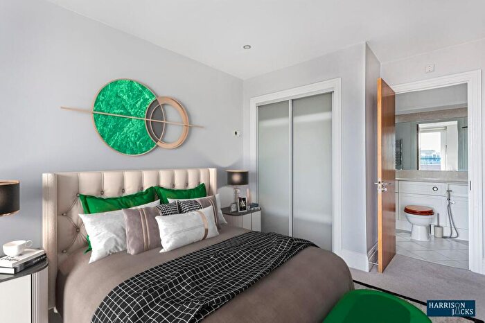 3 Bedroom Penthouse For Sale In Seven Kings Way, Dartmouth House Royal Quarter Seven Kings Way, KT2
