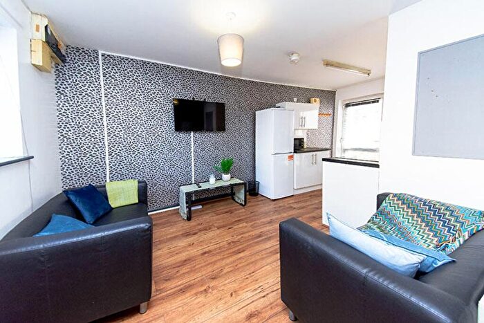 4 Bedroom House To Rent In North Sherwood Street, Nottingham, NG1