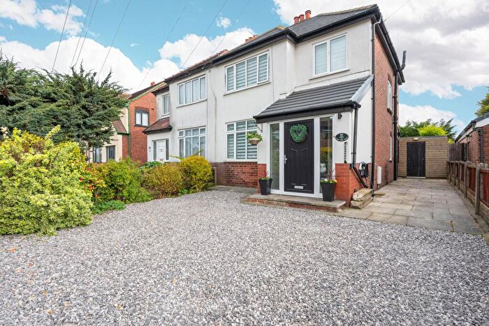 3 Bedroom Semi Detached House For Sale In Yew Tree Road, Ormskirk, L39