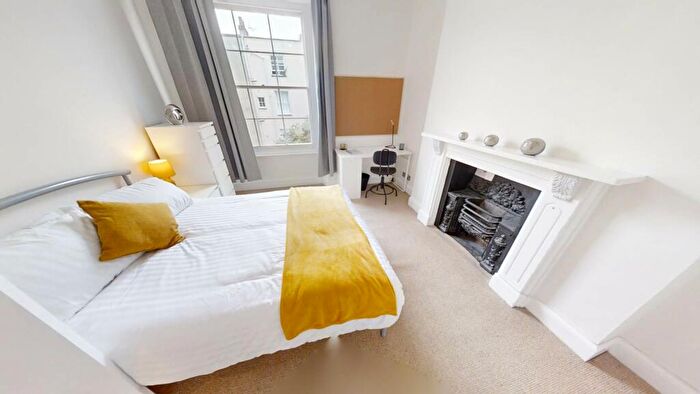 6 Bedroom Apartment To Rent In Oakfield Place, Clifton, BS8